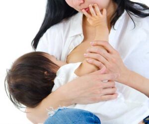Posisi Menyusui yang Nyaman untuk si Kecil